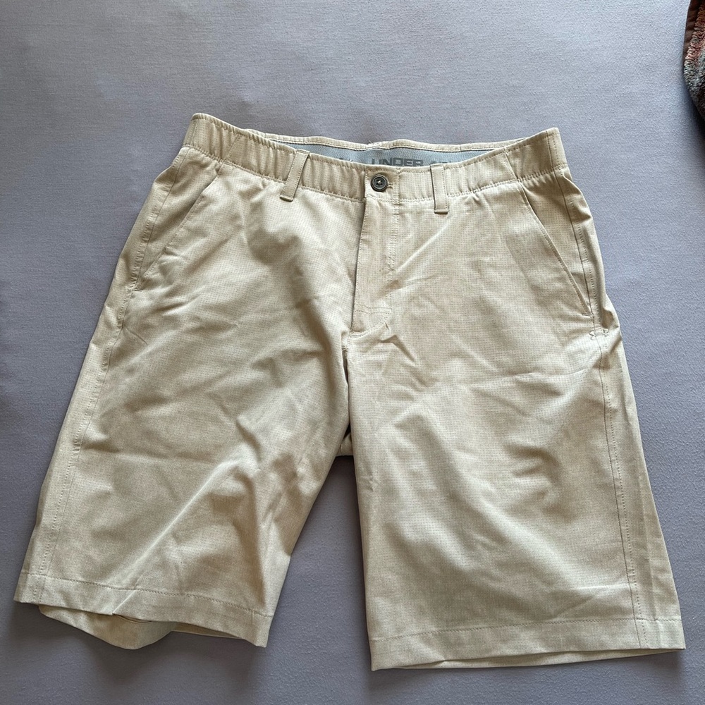 Under Armour golf shorts